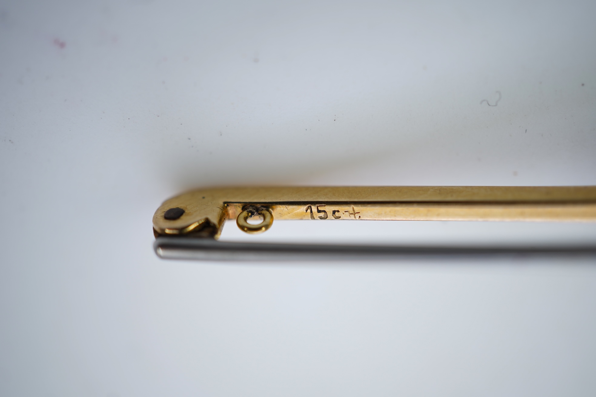 A sapphire bar brooch, early 20th century
